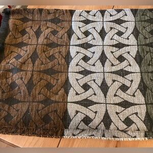 NWT Boyne Valley Weavers Ireland Celtic Knot Patterned Throw- Green Multi